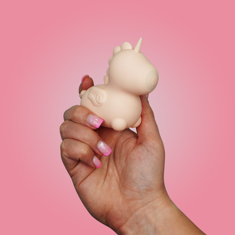 Unihorn- Heart Throb Unicorn Pulsing Clitoral Vibrator