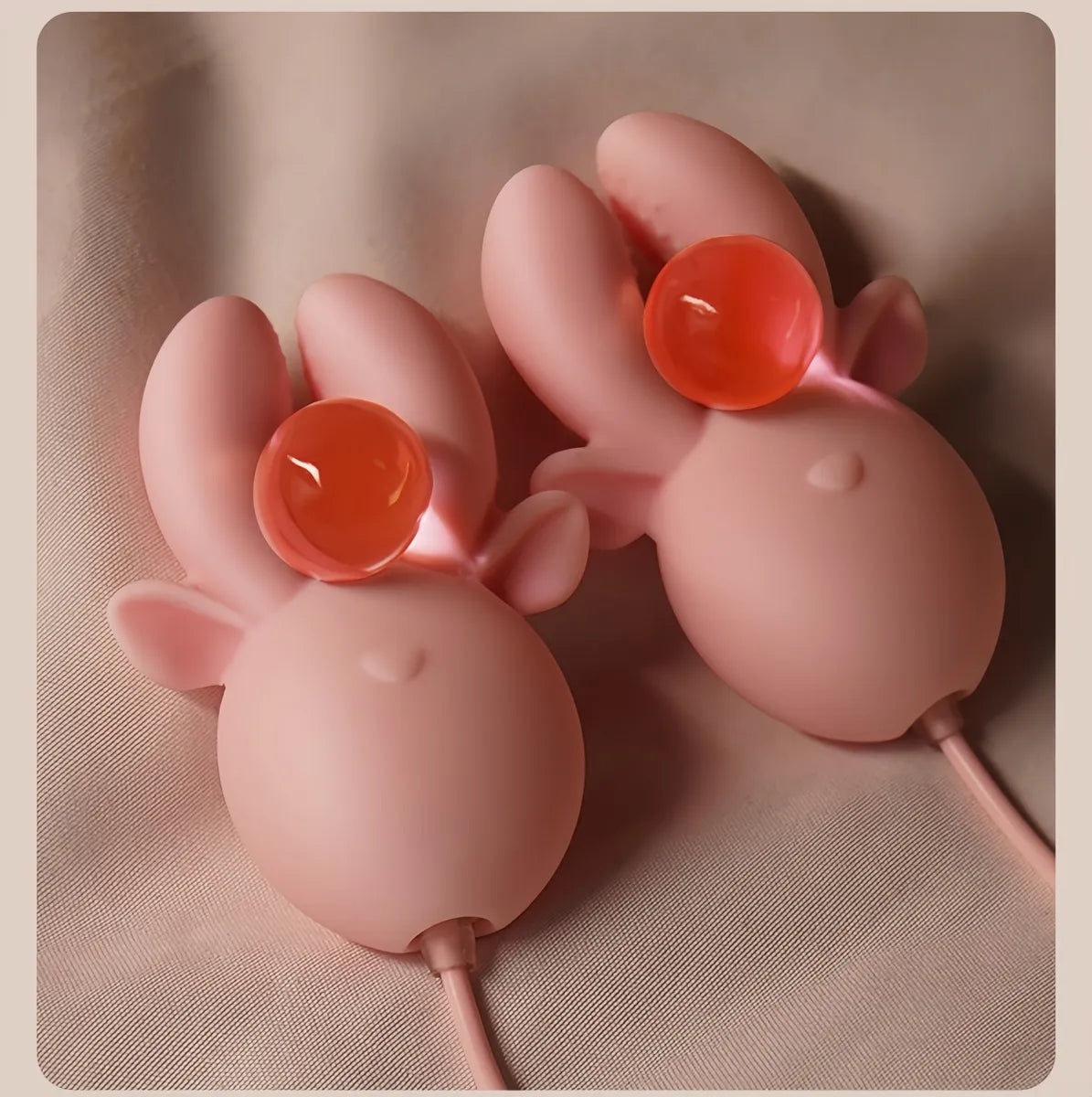 Multi-frequency vibration breast clamp